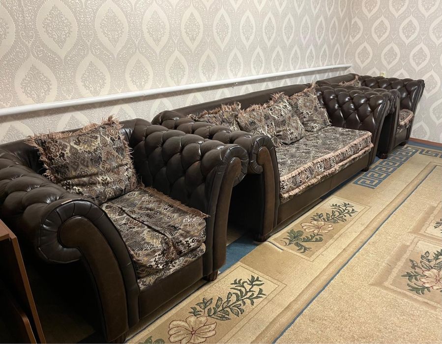 Продам мебель.Диван и 2 кресла в отличном состояний