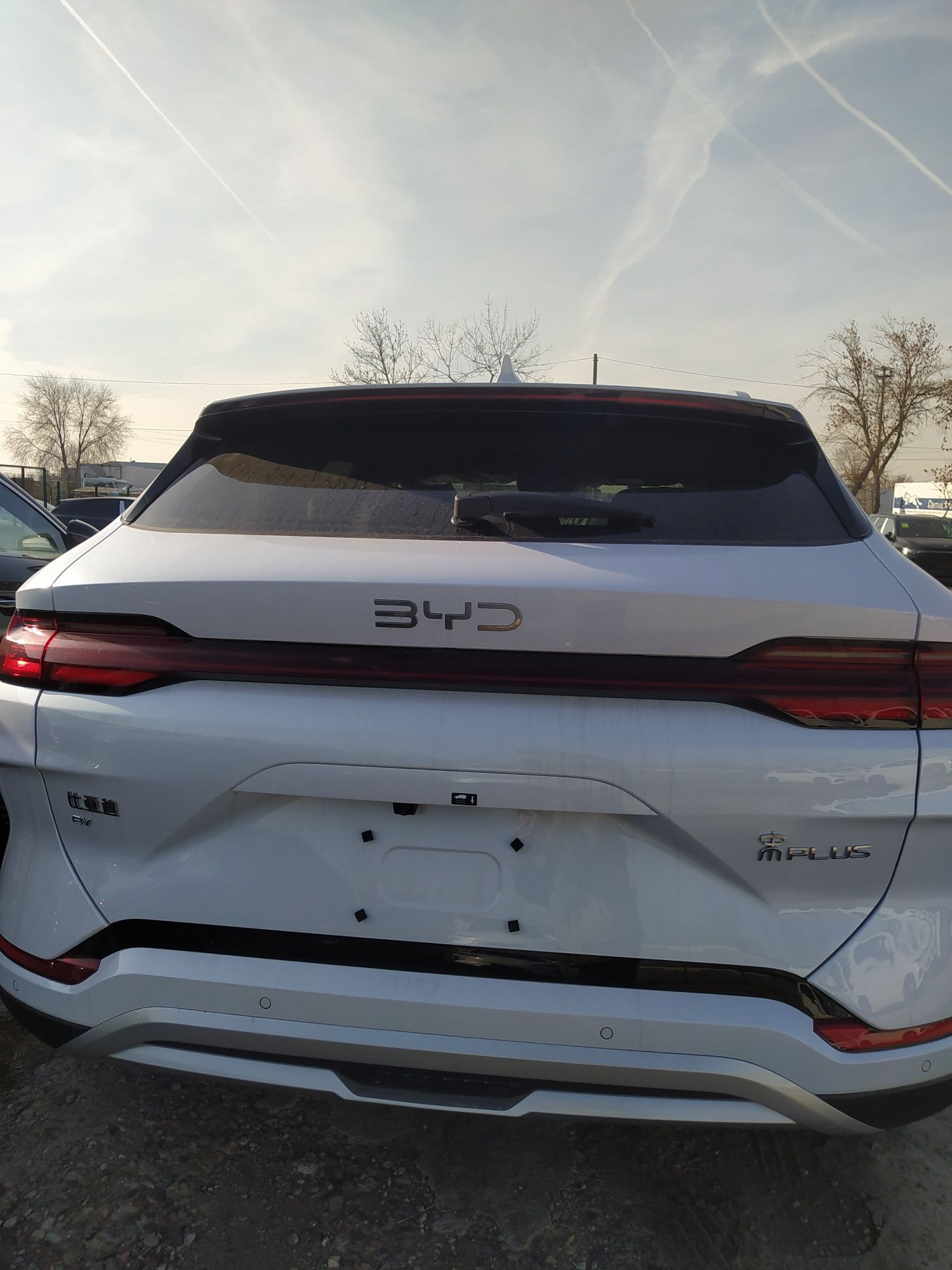 BYD chempion 605km 2025yil 2025restayling oq rang Toshkentda tayyor