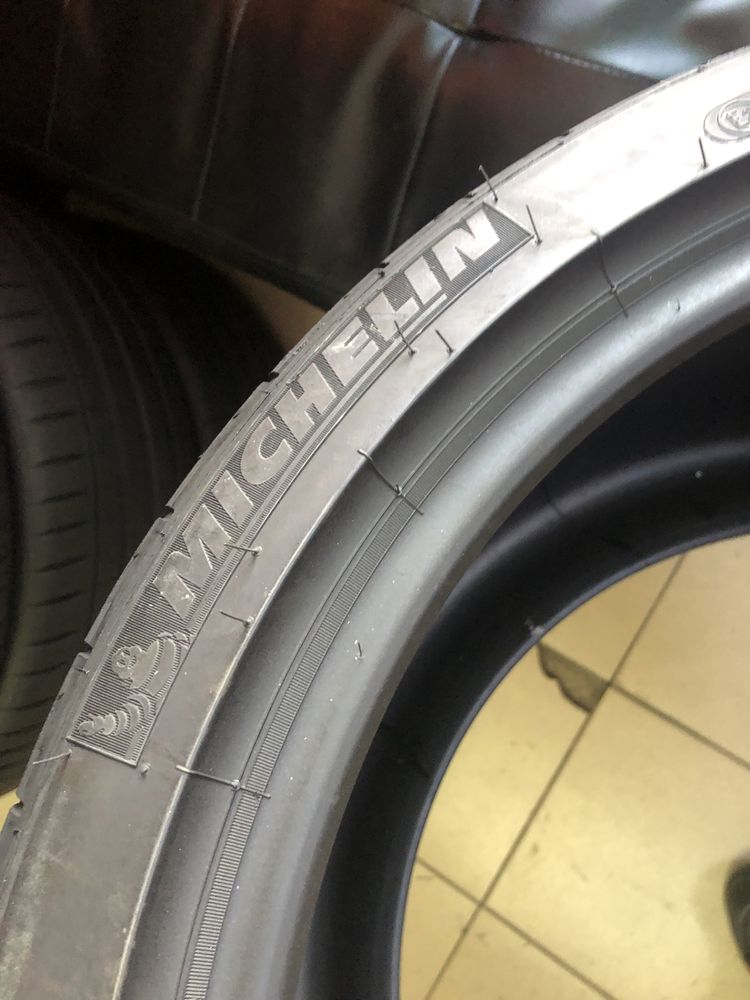 305 30 19 Michelin de vara