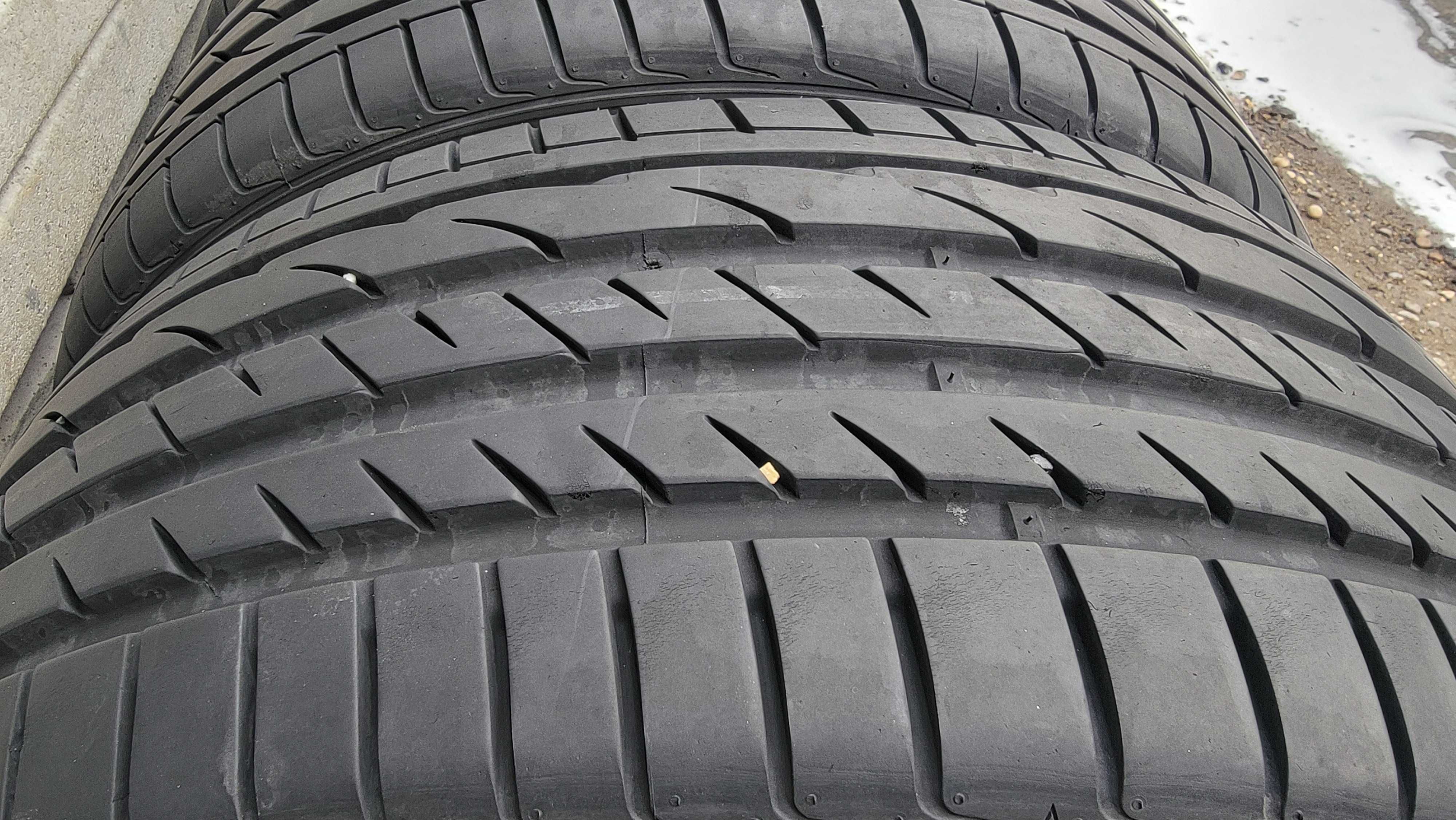 Anvelope vara 215/45/17 Laufenn 8 mm DOT 2021