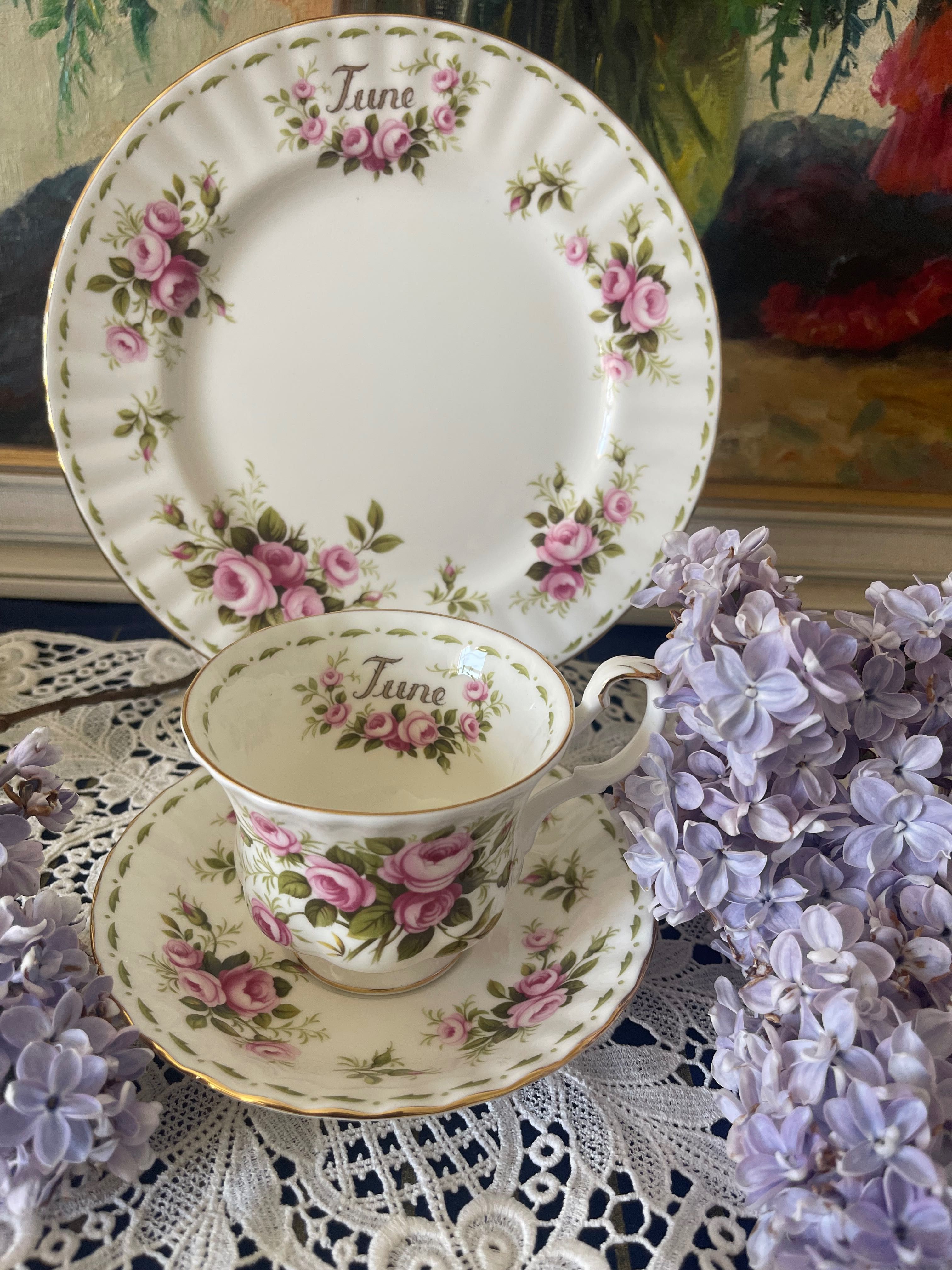 Колекционерски чаши Royal Albert – Flowers of the Month – Април и Юни