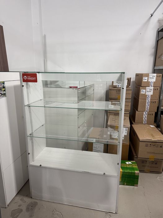 Витрина стеклянная