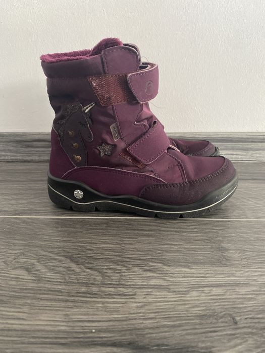 Ghete mărimea 30 unicorn cu beculețe preț 40 Lei