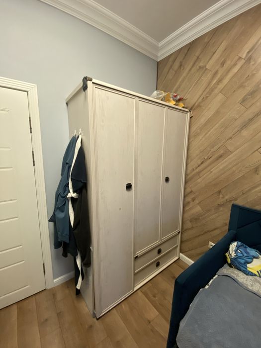 Продам шкаф срочно