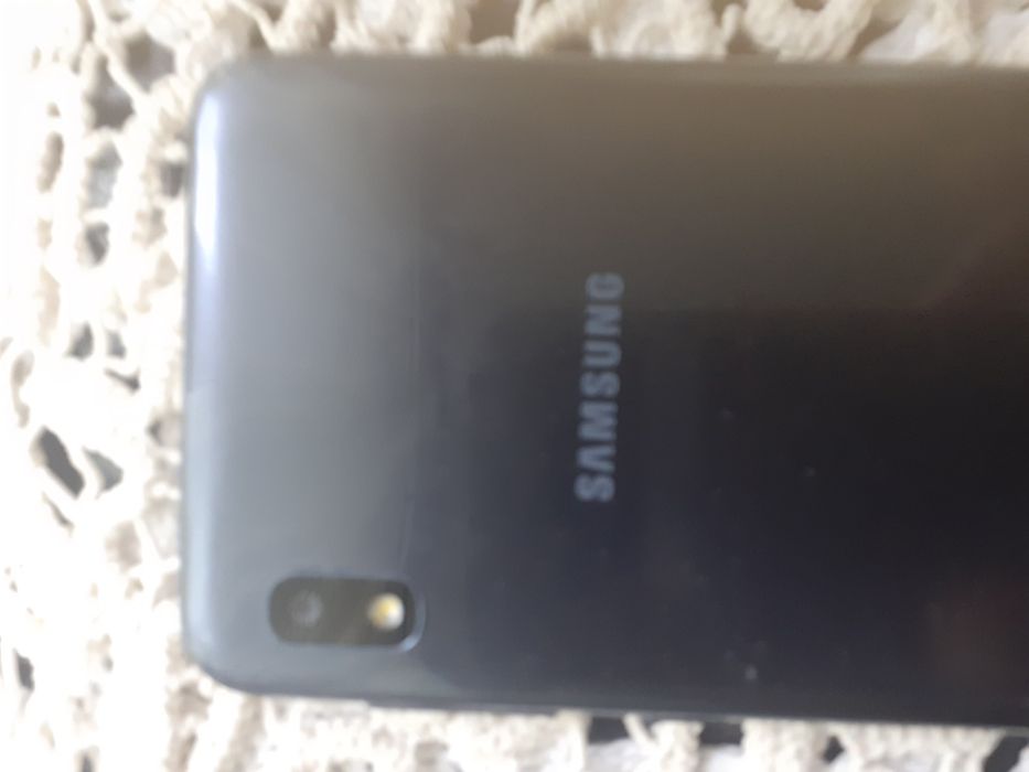 Vând foarte convenabil telefoane  display defect 10 lei bucata