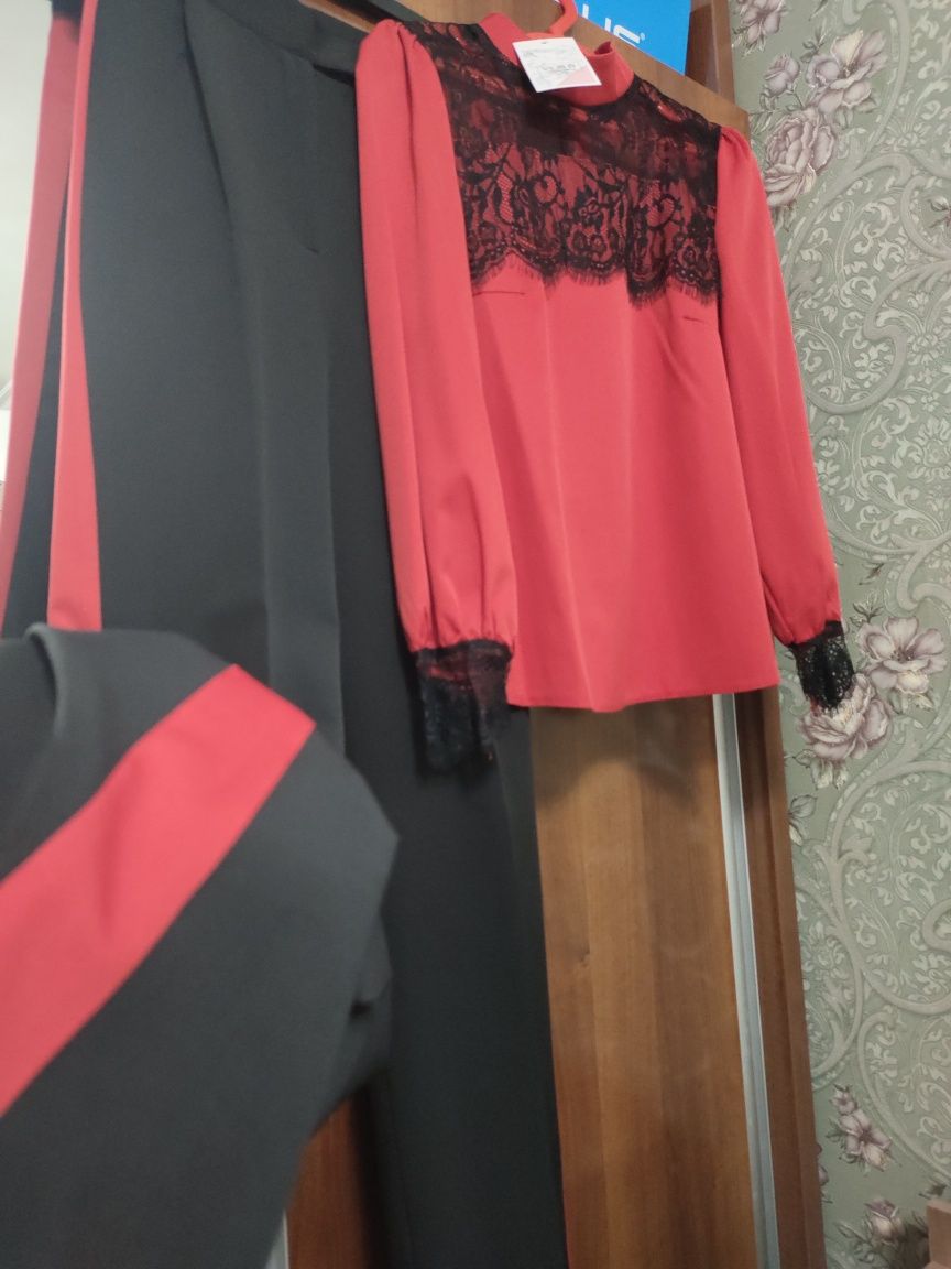 Костюм блузка с брюками двойка Пекин фабричный красный цвет в наличии