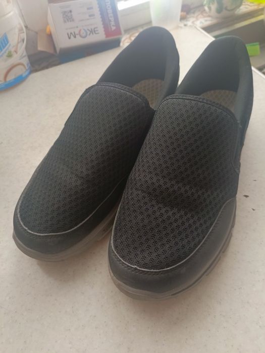 Продам лёгкую мужскую обувь, размер 44