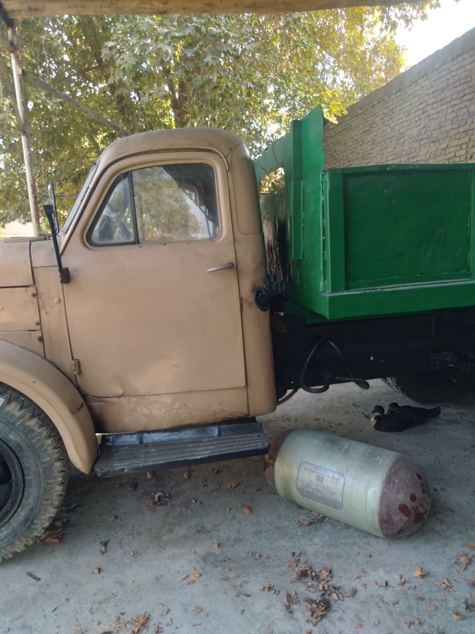 Gaz 51  sotiladi