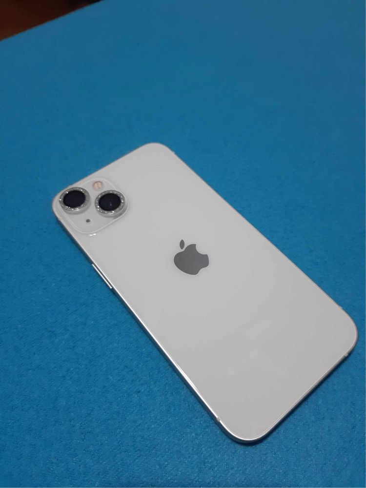 iPhone 13 white