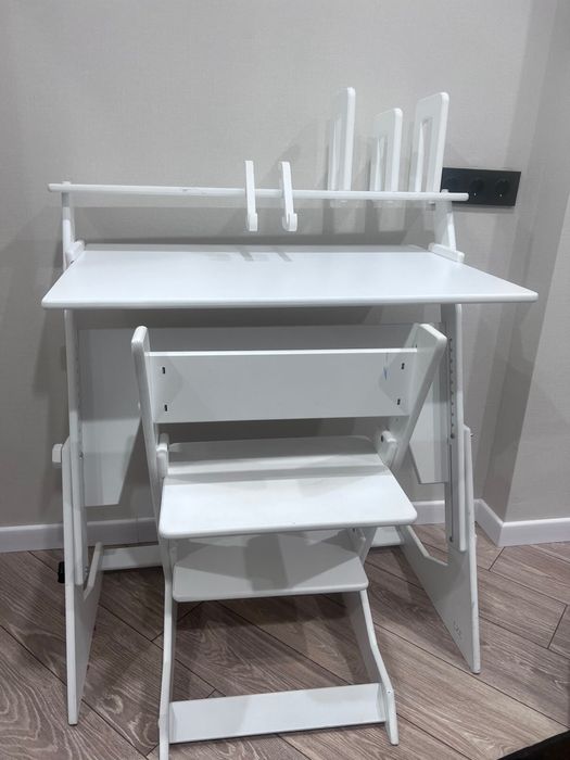 Продам столик со стулом трансформер