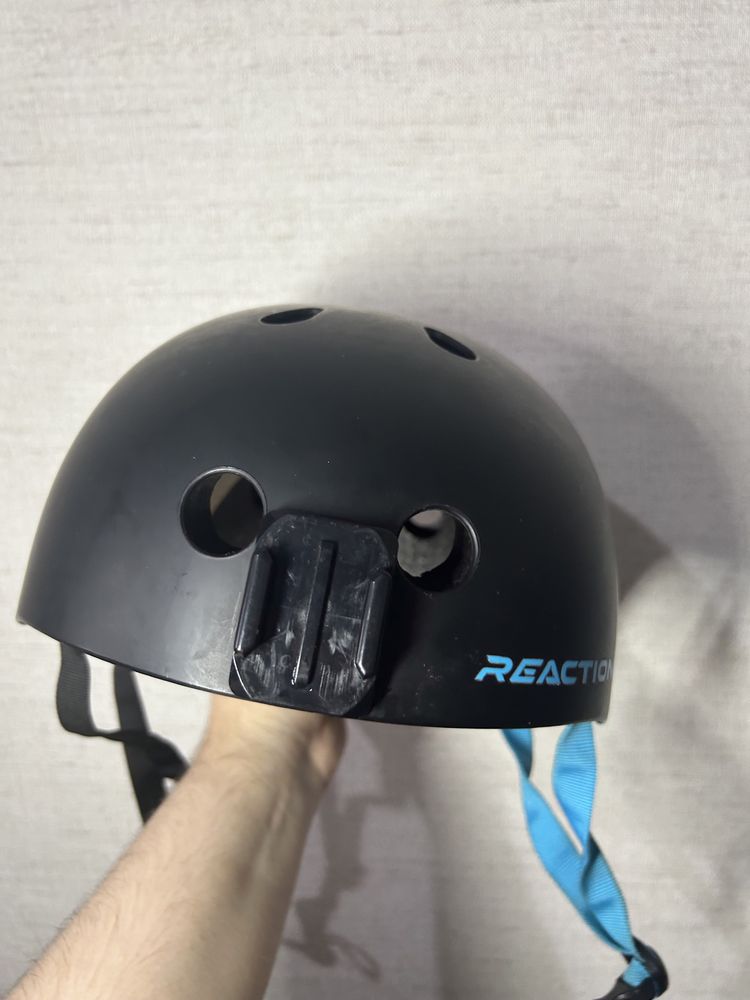 Защитный универсальный шлем и наколенники Reaction для велосипедов