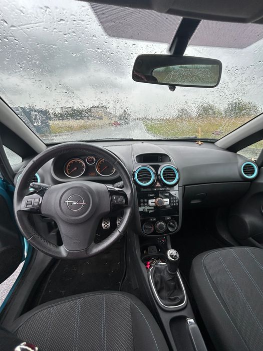 Vând Opel Corsa D 2011