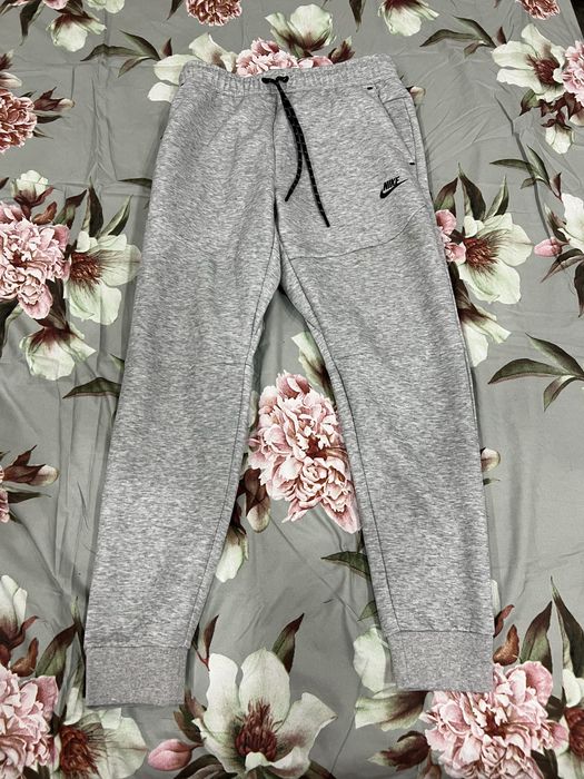 pantaloni tech fleece gri