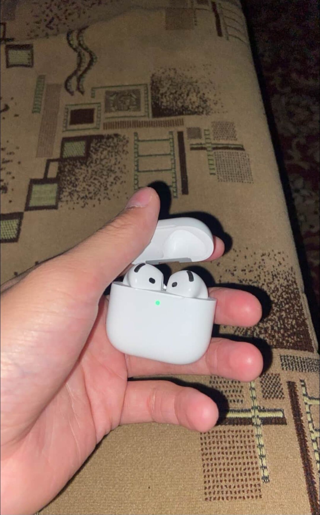 Air Pods 4. Быушные
