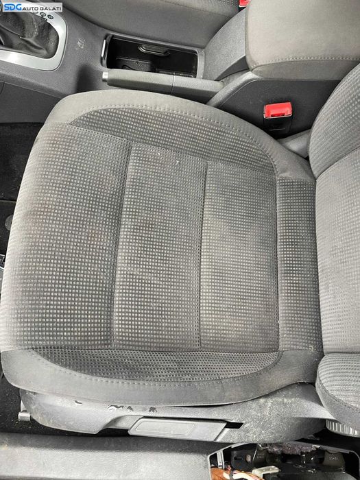 Scaun Textil Fara Incalzire Stanga Fata Sofer Volkswagen Golf 5 2004 - 2008