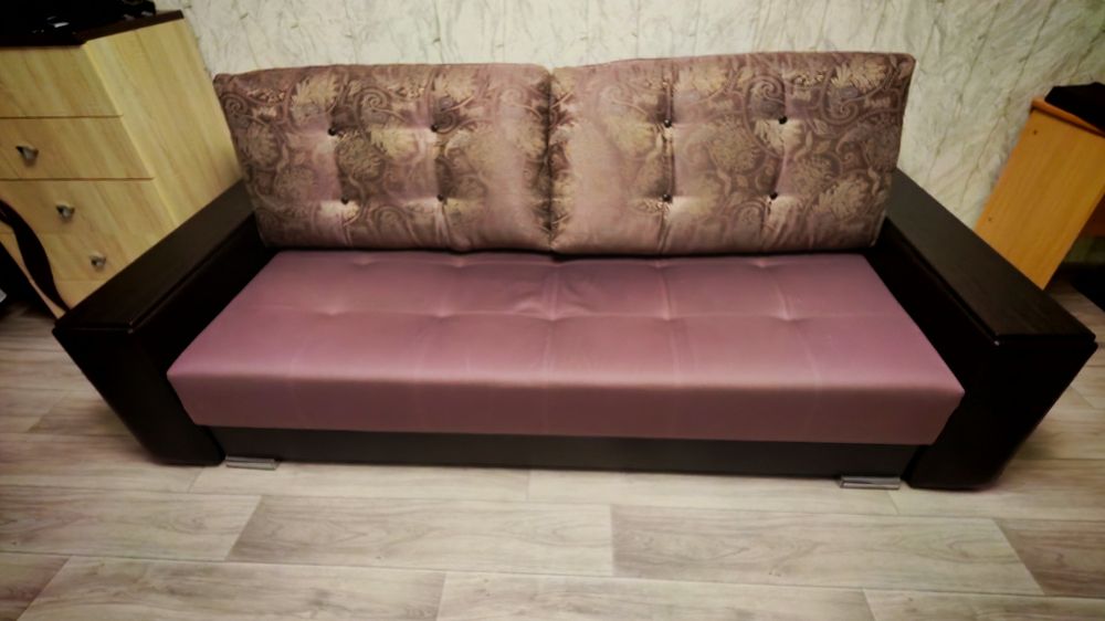 Продам диван 240 на 110