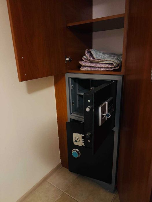 Дава се под наем Двустаен апартамент в Бургас, Център - 80 кв.м за 459 € - Снимка #7