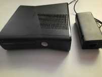 Consolă Xbox 360 Slim