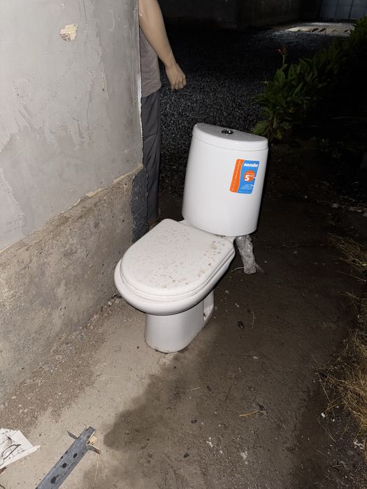 белый унитаз Sanila.