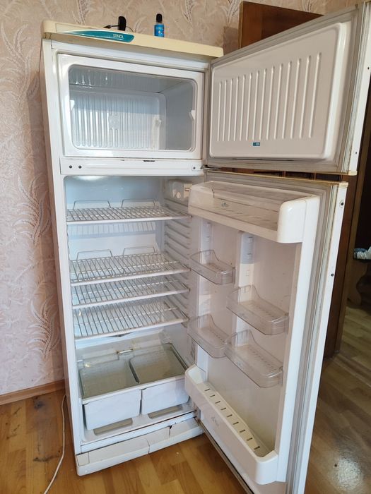 Продам холодильник