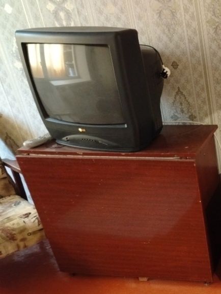 Телевизор LG рабочий