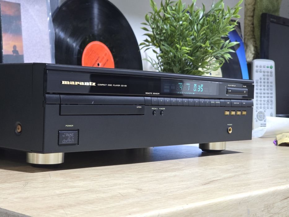 Cd player MARANTZ CD-50, hifi audio stereo , black ,rca gold