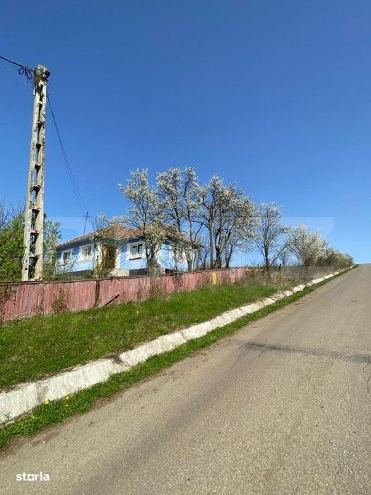 Casa  cu 10000mp de teren in Buza, la 50 km de Cluj-Napoca