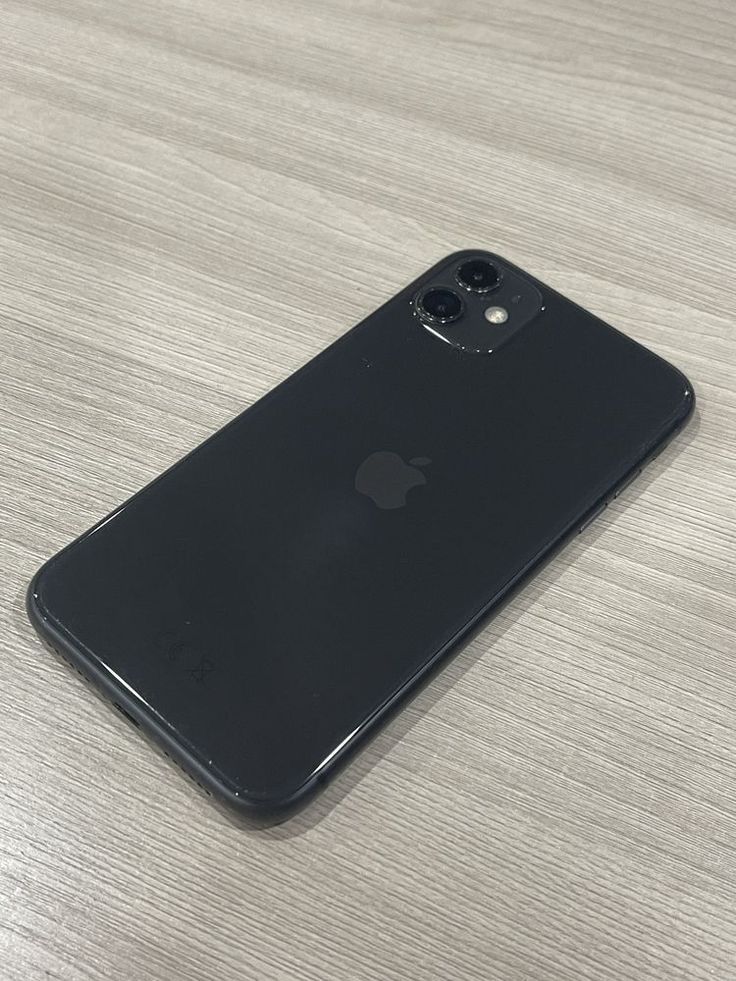 iPhone 11 , 128gb , black.