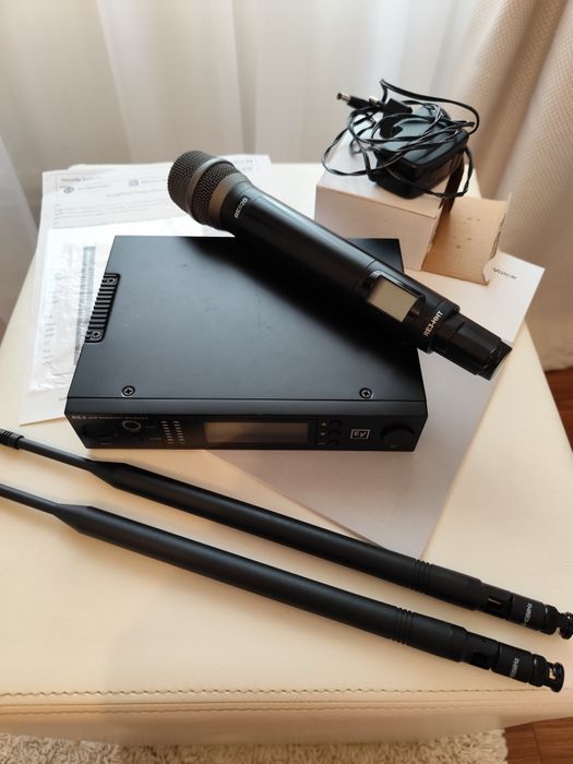 Microfon Electro-Voice RE3-RE520-5H (Nu SHURE sau SENNHEISER)
Sistem w