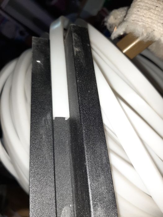 Силиконовый рассеиватель для теневого потолочного профиля.