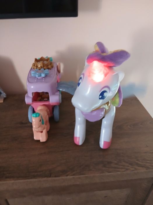 Unicorn, trasura si 2 printese Vtech