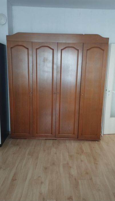 Четирикрилен гардероб