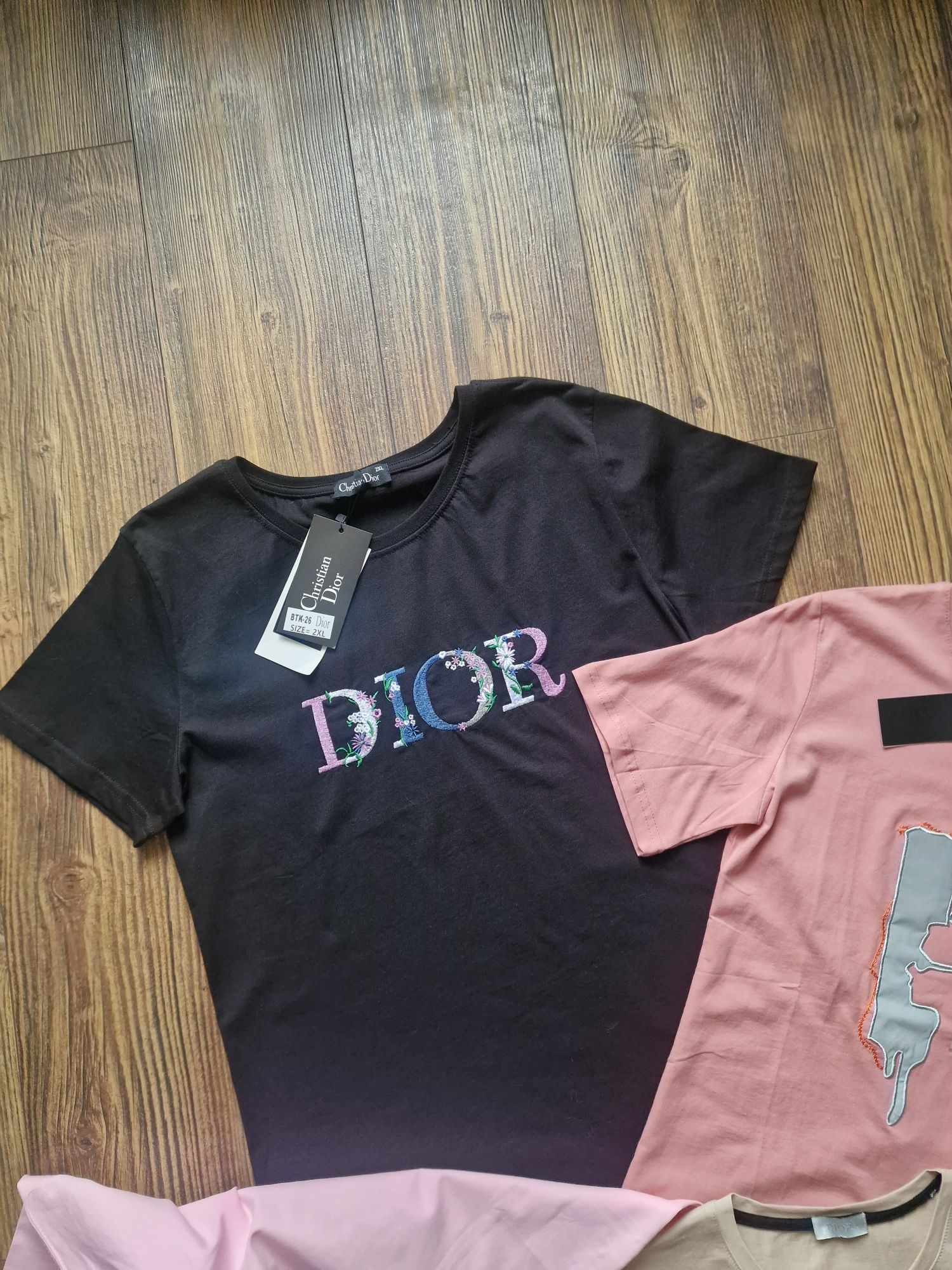 Страхотни дамски тениски S M L XL