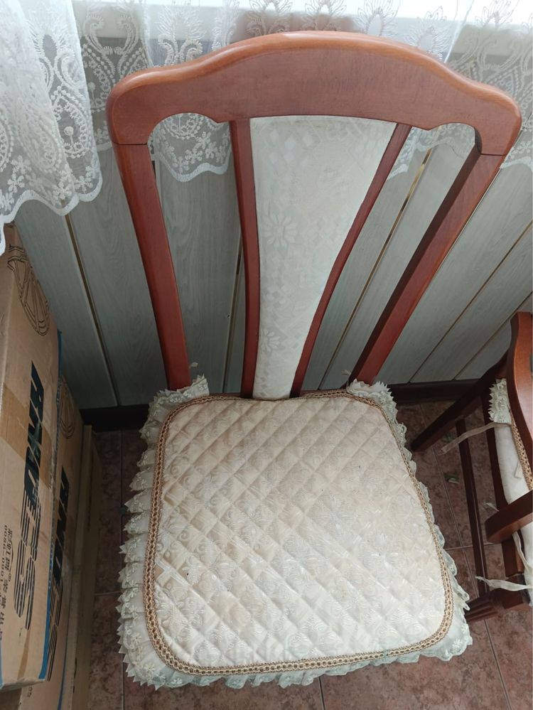 Продаю стул из чистого дерево