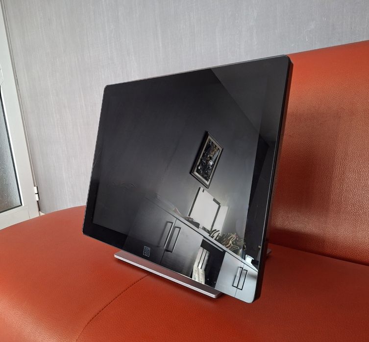 Тъч скрийн монитор ELO ET1717LK за магазини и ресторанти