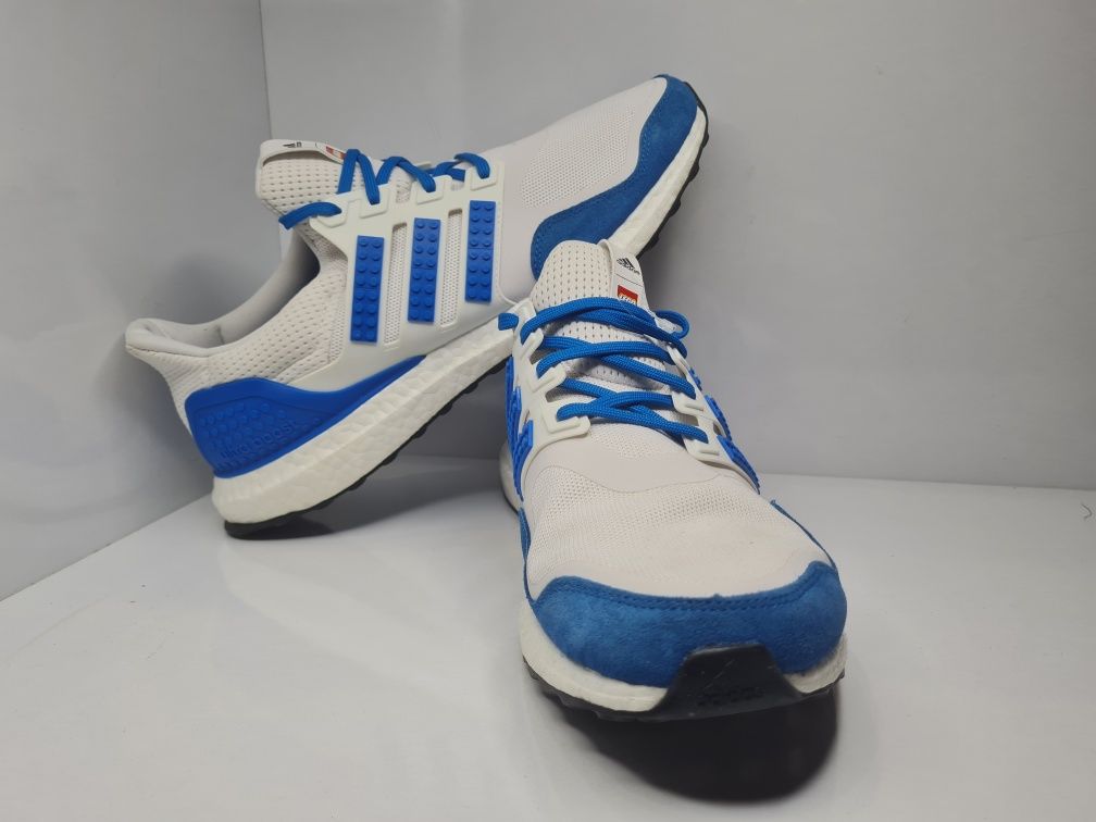 Маратонки Adidas Ultraboost Lego

Чисто нови без кутия. 

Размер 46 ст