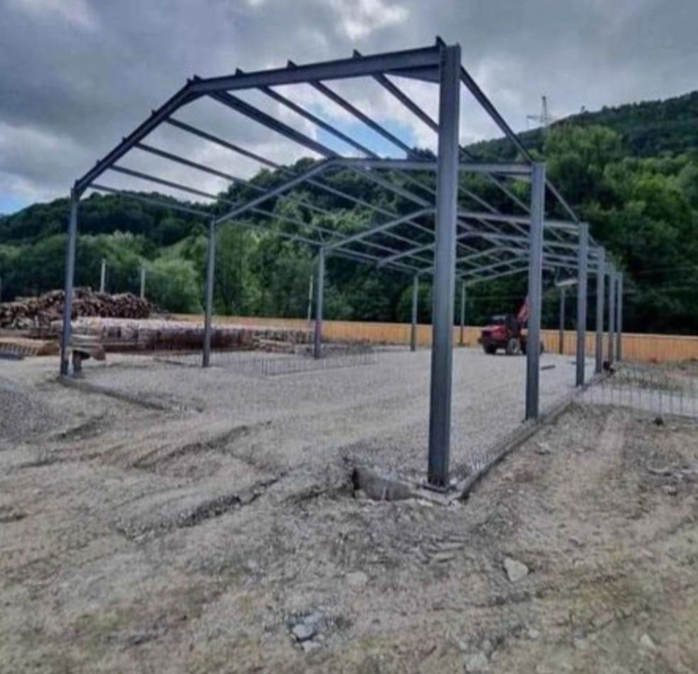 vând structură metalică 10 deschiderea 30 lungimea 5 m la stâlp din pr