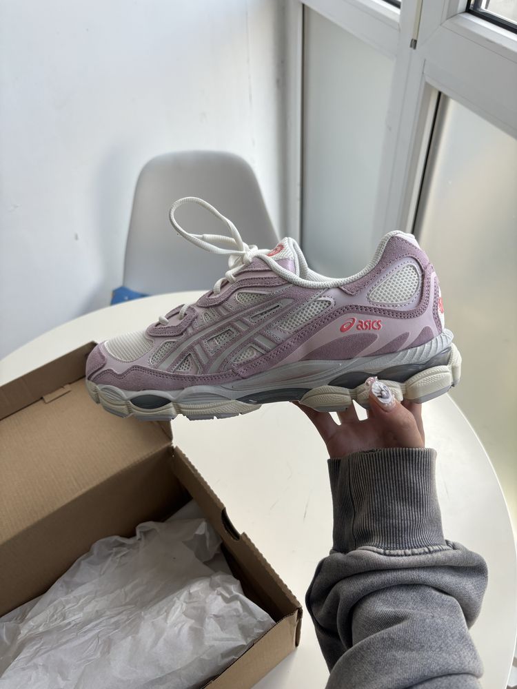 Asics Gel Nyc Cream/Rose Water 46.5 EU