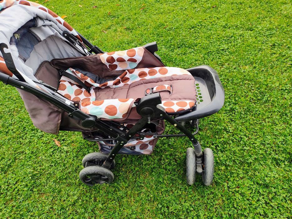 Cărucior pliabil pentru bebe ,,BabyCare"