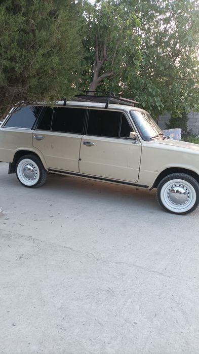 Vaz 2102 sotiladi
