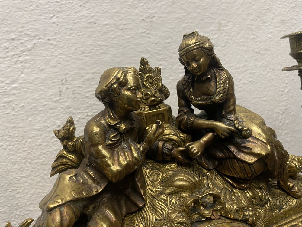 Френски каминен часовник от масивен месинг бароков часовник