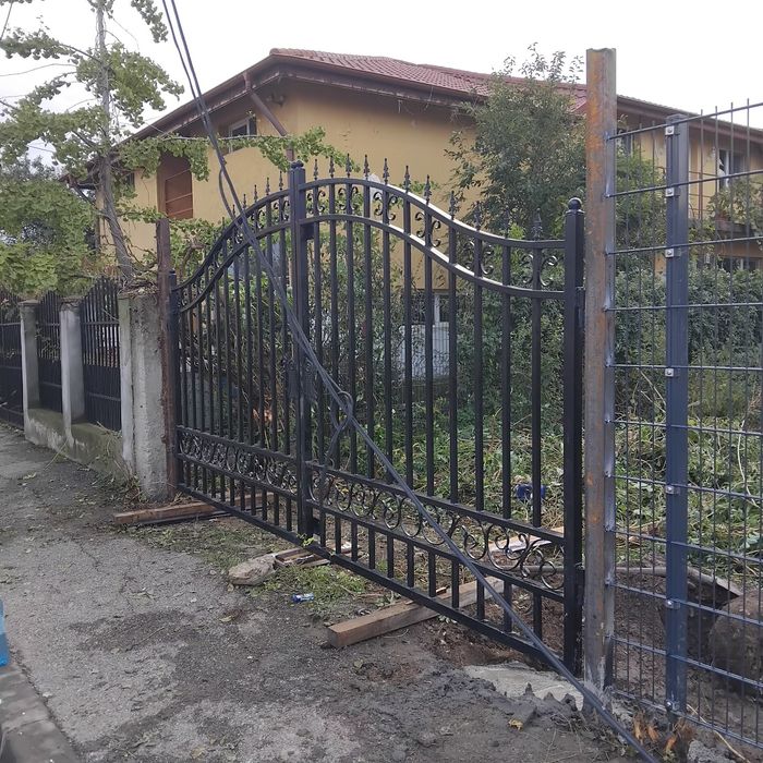 Sunăti pentru mai multe detali