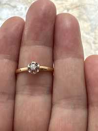 Бриллиантовое помолвочное кольцо