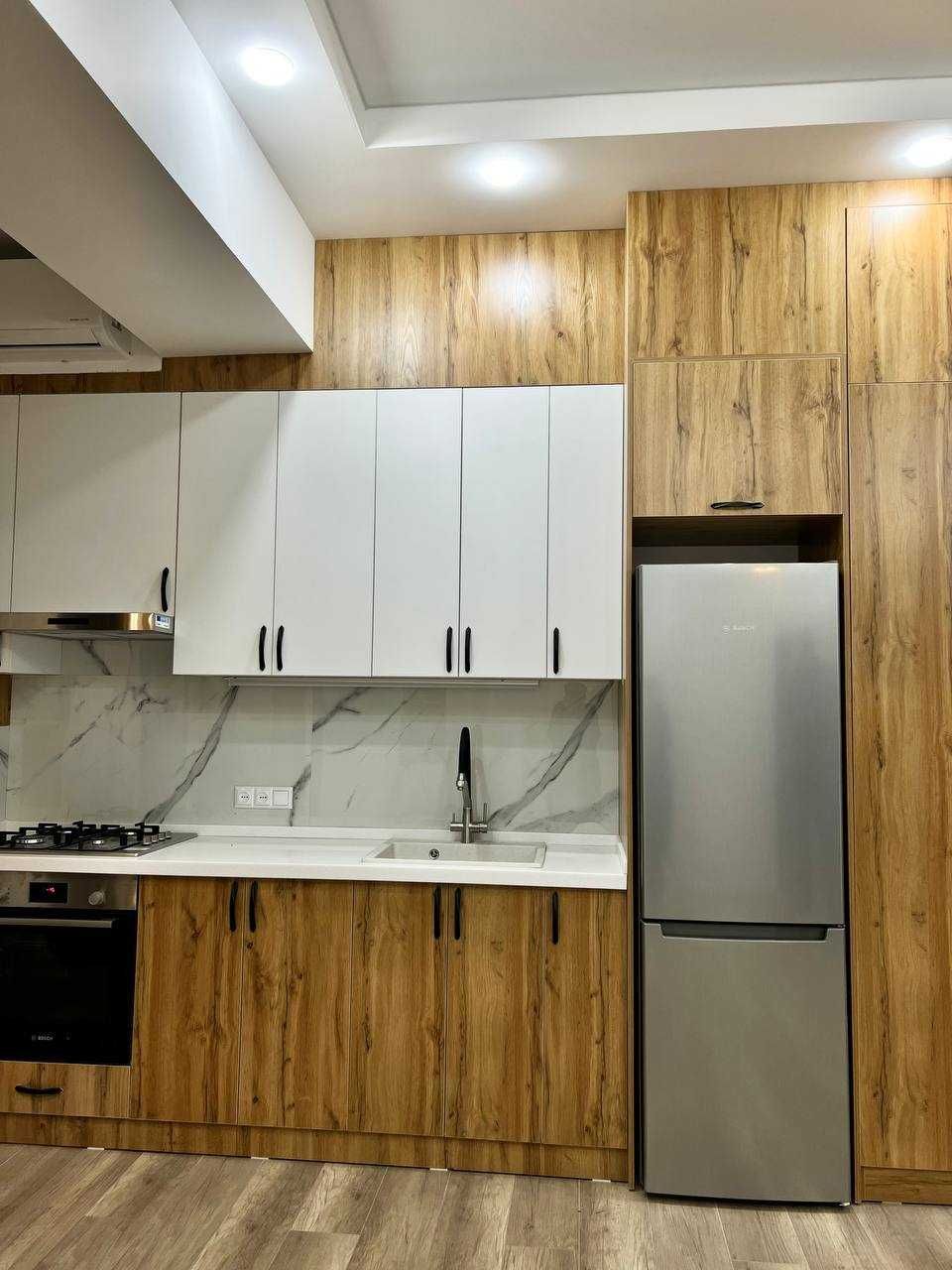 Продам новый евролюкс 3/6/9 Ц-4 улА.Навои жк"Кипарис" 77кв.м