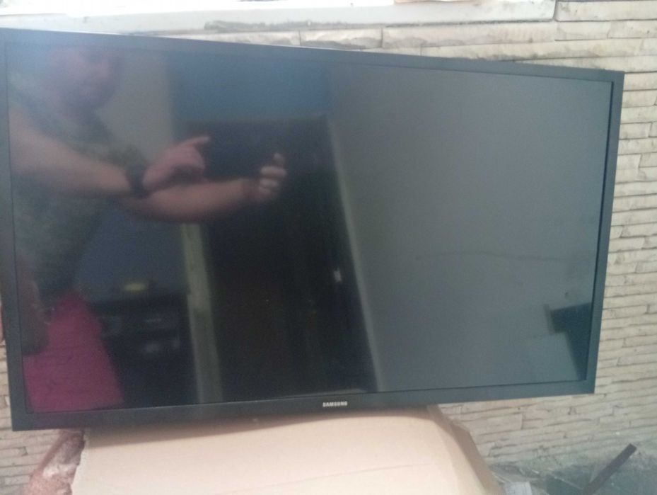 Телевизор SAMSUNG UE-32T4302