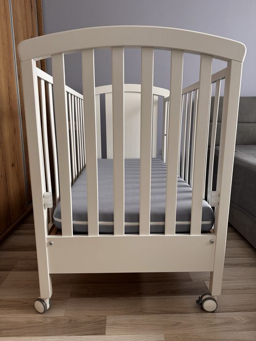 Patut Anne Bebe cu sertar si laterala culisanta, bonus saltea