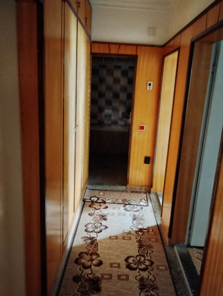 Продава се Четиристаен апартамент в Велико Търново, Колю Фичето - 90 кв.м за 1167 €/кв.м - Снимка #1