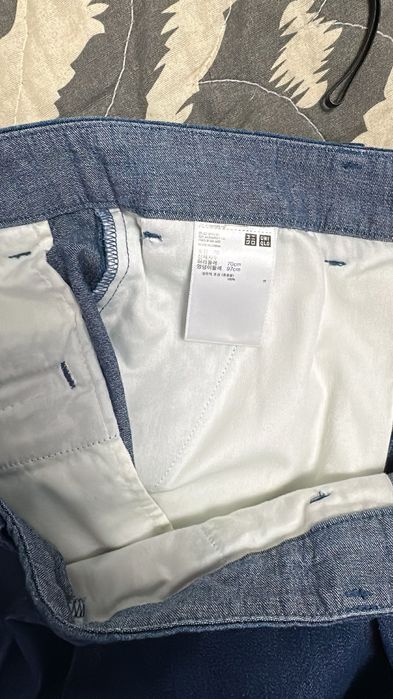 Джинсы American Eagle, Uniqlo