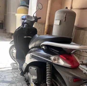 Inchiriez scuter Piaggio Liberty 125