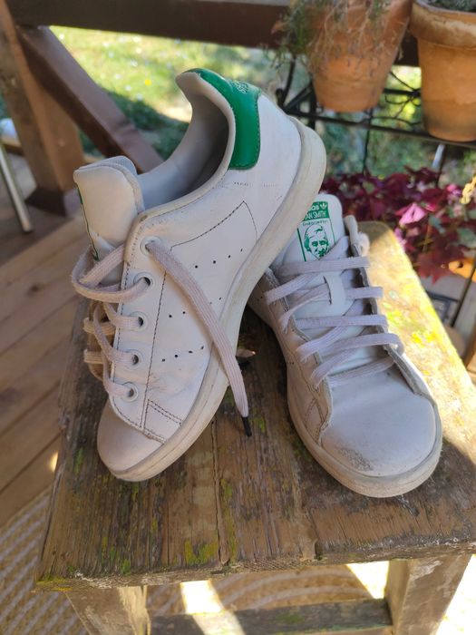 Stan Smith ветерани, номер EU 34 — малки стъпки, голям характер